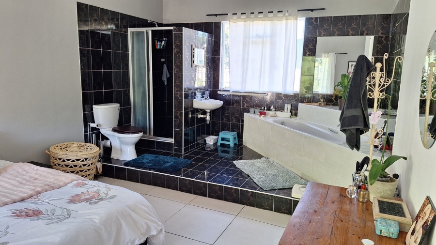 4 Bedroom Property for Sale in Twee Rivieren Western Cape
